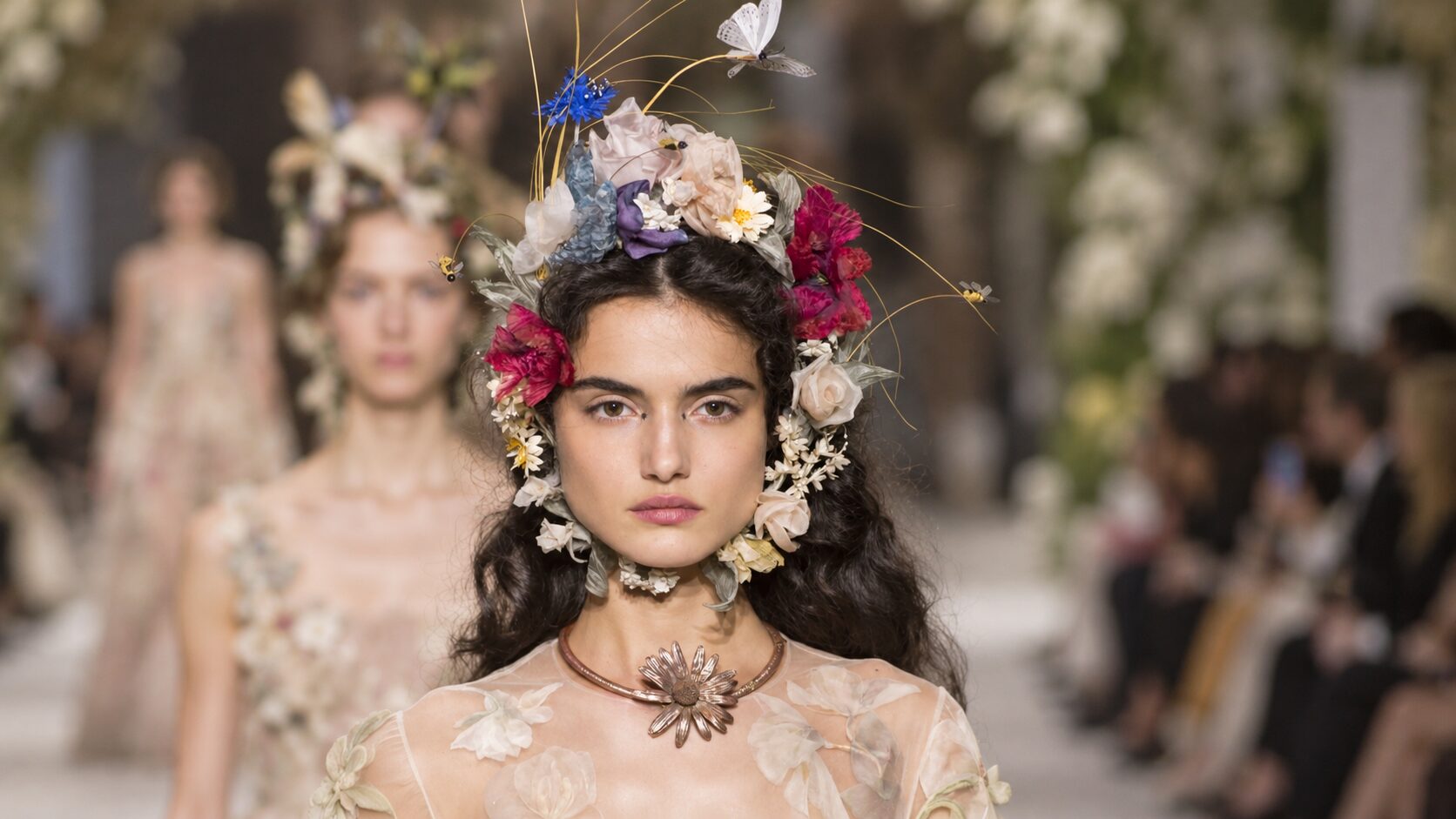 розы в высокой моде Dior