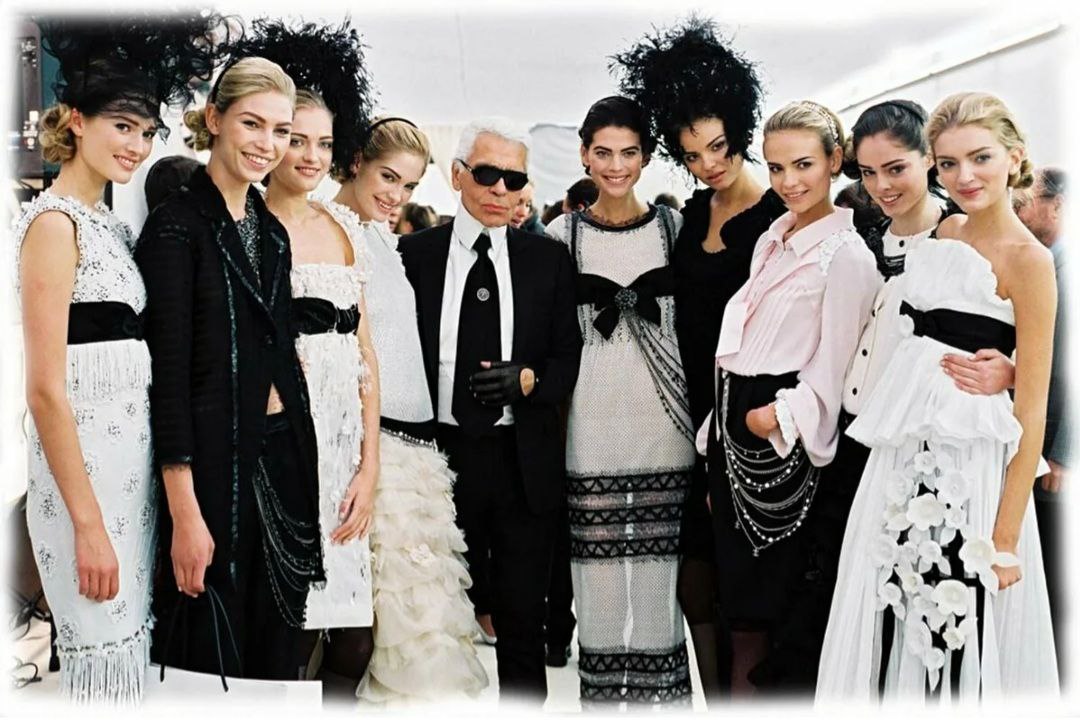 Карл Лагерфельд в роли креативного директора дома моды Chanel