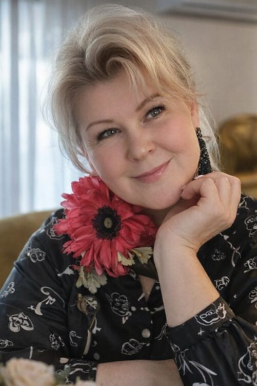 Полина Кузнецова - дизайнер по цветам и вышивке, ведущая клубов SilkFlora и Broidery club