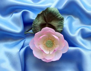 silk-flowers-nazarova-00026 Ученическая работа Валентины Назаровой